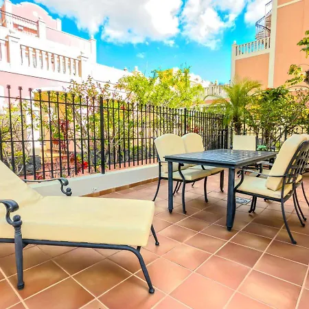 別荘 Paraiso Poolside Townhouse In