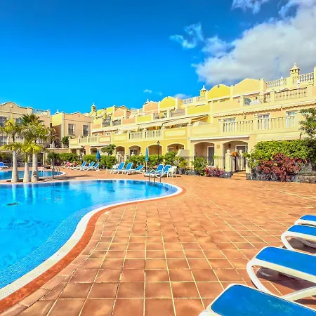 Paraiso Poolside Townhouse In Semesterbostad Palm-mar