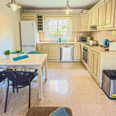 Paraiso Poolside Townhouse In 度假居 *
