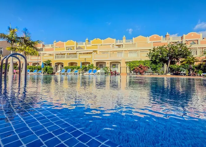 Paraiso Poolside Townhouse In Palm-mar