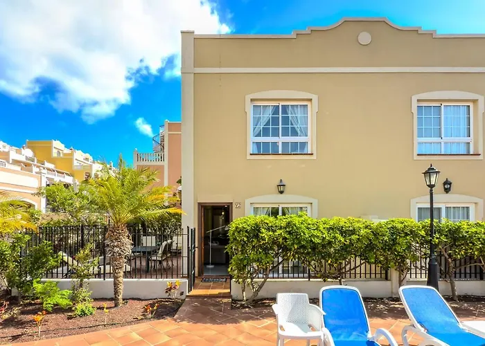 Paraiso Poolside Townhouse In