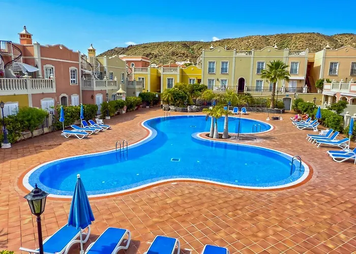 Feriehus Paraiso Poolside Townhouse In *